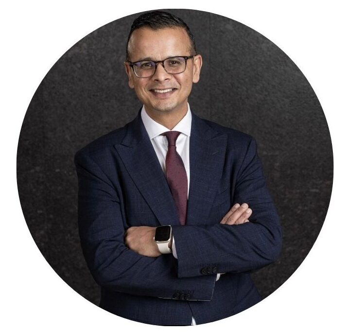 https://thrivescholars.org/wp-content/uploads/2022/08/Alejandro-Delgado-headshot-e1750488197560.jpg