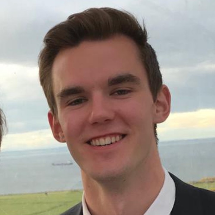 https://thrivescholars.org/wp-content/uploads/2022/09/Rob-Hallock.jpeg